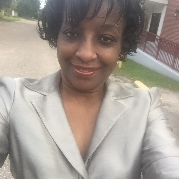 Meet your Posher, Kim - Picture 1 of 1